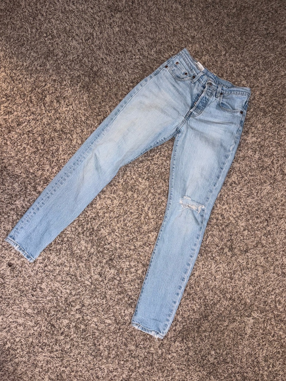 Levi's Light Blue Skinny Jeans with Distressed Knee
